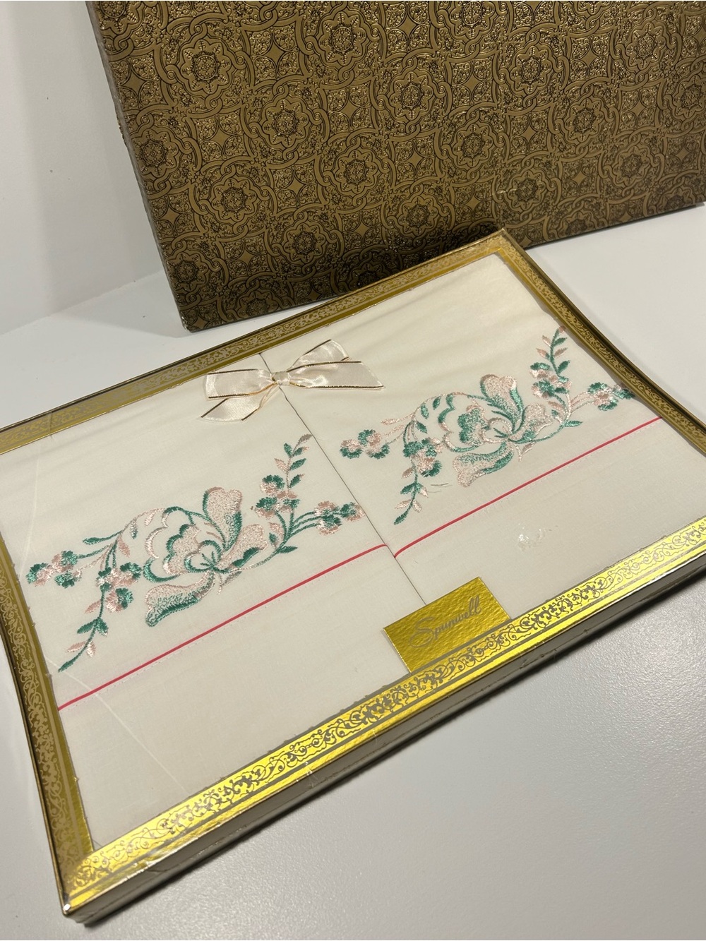 Vintage Spunwell Embroidered Linen Set Sealed Original Box Possibly Pillowcases